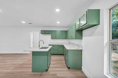 607 Lombardy Lane, Arlington, TX 76013