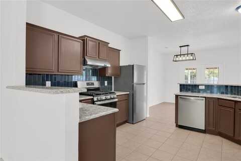 6740 Silvercrest Drive, Arlington, TX 76002