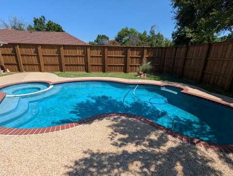 814 Meandering Way, Mesquite, TX 75150