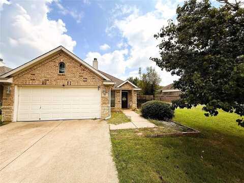845 Claycourt Circle, Fort Worth, TX 76120