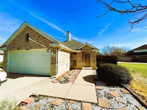 845 Claycourt Circle, Fort Worth, TX 76120