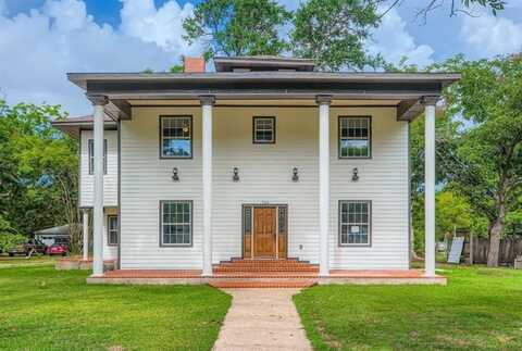 704 S Houston Street, Kaufman, TX 75142
