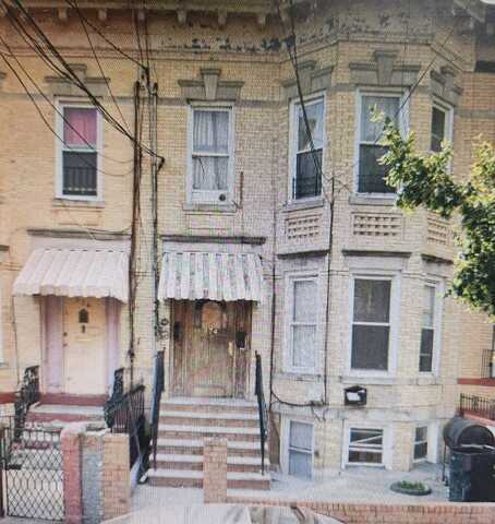574 crescent street, BROOKLYN, NY 11208