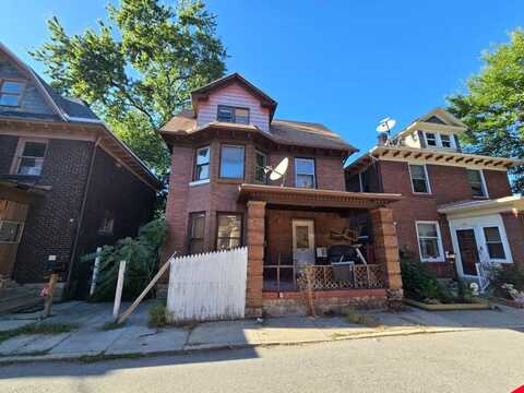 638 Downing Ct, Erie, PA 16502