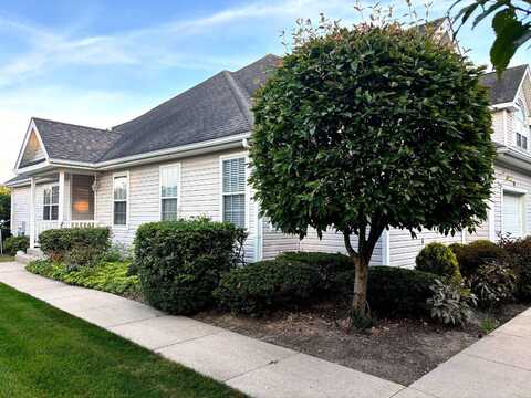 86 Saddle Lakes Dr, Riverhead, NY 11901