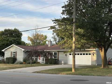 805 N PARK Avenue, Chatham, IL 62629