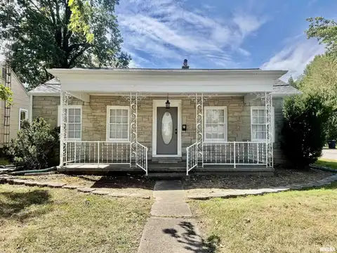 441 N OHIO Avenue, Salem, IL 62881