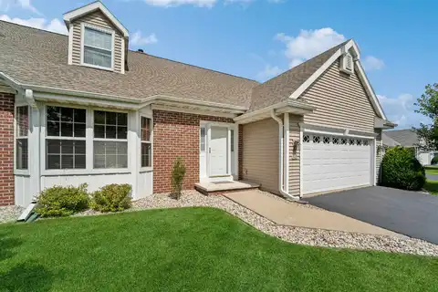 2505 VILLAGE Lane, OSHKOSH, WI 54904