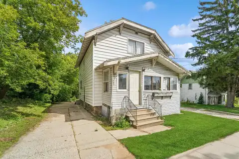 1210 COLUMBUS Street, MANITOWOC, WI 54220