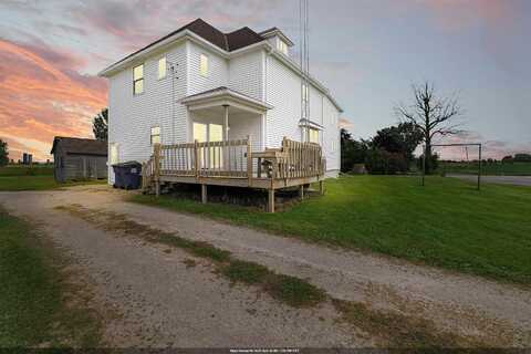 N6111 HILLCREST Road, FOND DU LAC, WI 54937