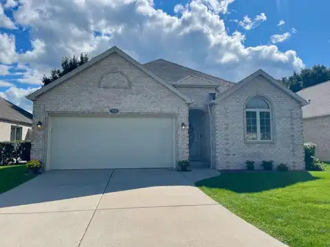 512 S LANGLADE Court, GREEN BAY, WI 54301