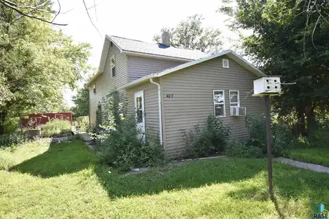 407 W Main St, Delmont, SD 57330