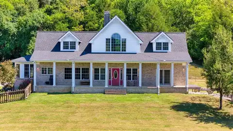 216 Old Wolf Hill Road, Bethpage, TN 37022