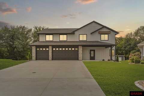 124 Joshua Court, Mankato, MN 56001