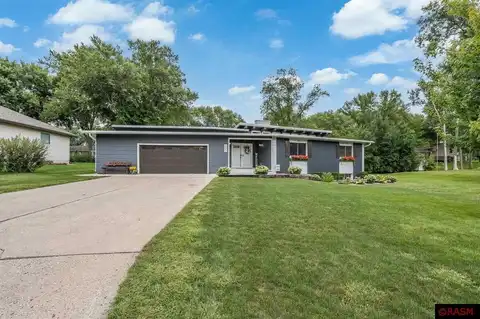 223 Oak Knoll Court, Blue Earth, MN 56013