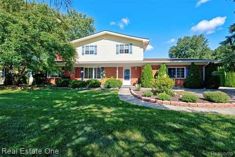 484 Broad Meadow Boulevard, Oxford, MI 48371