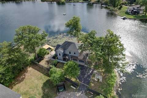 800 Kimberly, Lake Orion, MI 48362
