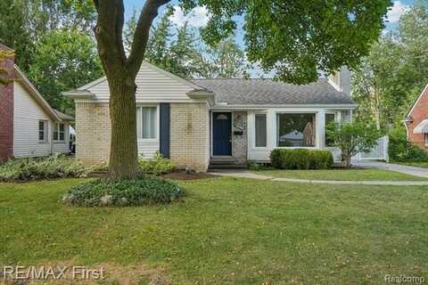 15590 Buckingham Avenue, Beverly Hills, MI 48025