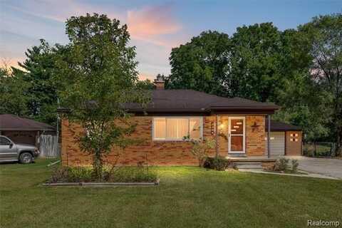 2396 Crane Street, Waterford, MI 48329