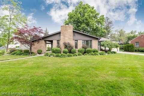 2122 LLOYD Avenue, Royal Oak, MI 48073