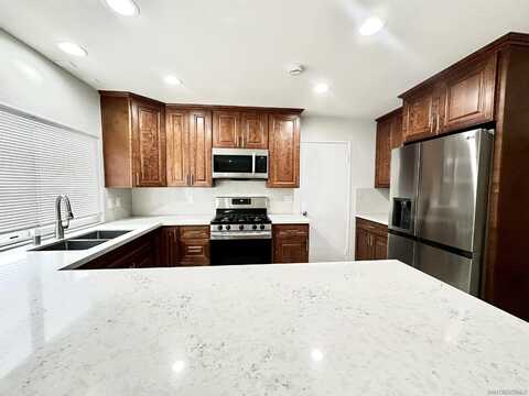 1696 Pepper Dr, El Cajon, CA 92021