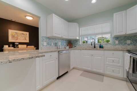 1424 Willow Road, Palm Springs, FL 33406