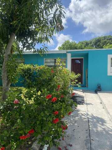 200 Ficus Tree Drive, Lake Worth, FL 33462