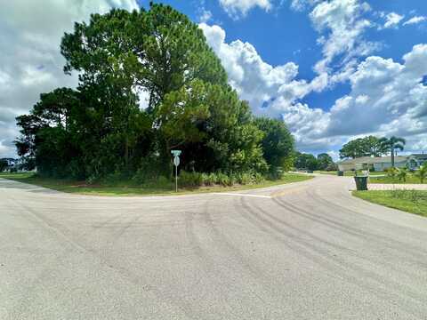 1399 SW Halford Avenue, Port Saint Lucie, FL 34953