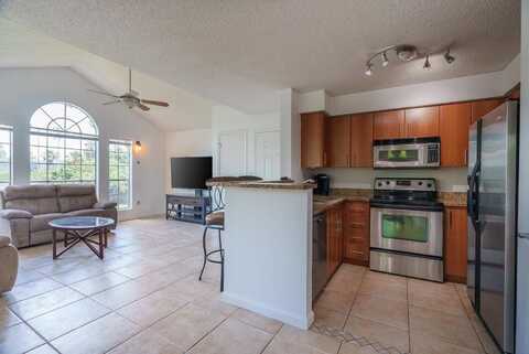 1050 Crystal P Way, Delray Beach, FL 33444