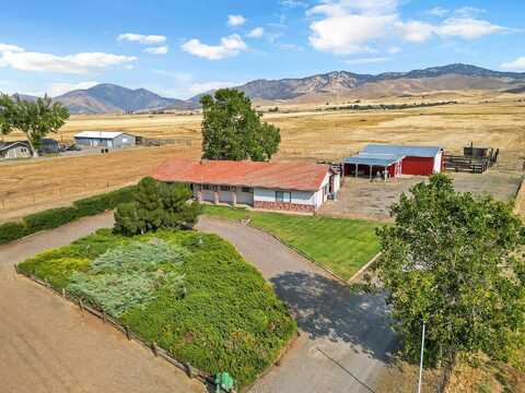 5525 Adobe Lane, Montague, CA 96064
