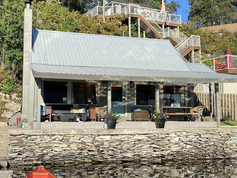 45116 Lake Shore Homes Rd. Rd, Loon Lake, WA 99147