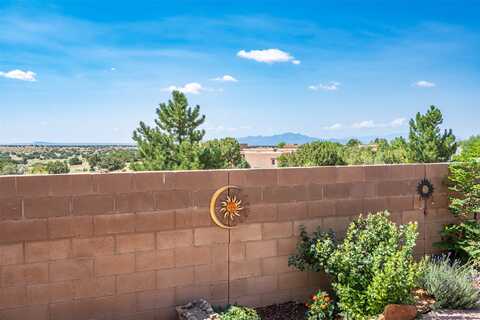 3 La Jara Court, Santa Fe, NM 87508