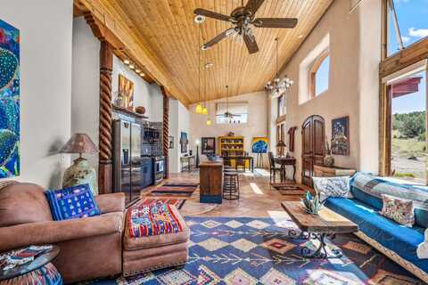 25 PERRO CANYON, Cerrillos, NM 87010