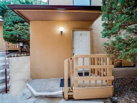 11 Loma Vista Street, Los Alamos, NM 87544