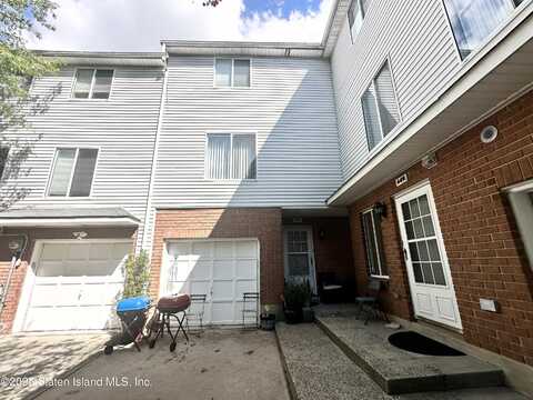 453 Ilyssa Way, Staten Island, NY 10312