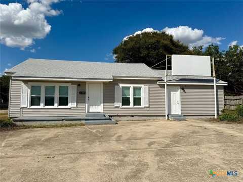 1506 W 4th Street, Cameron, TX 76520