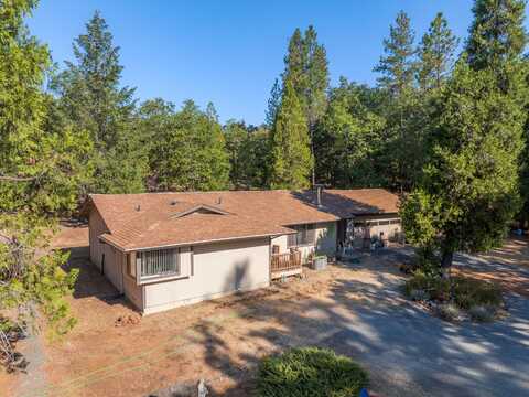 1030 Red Mountain Drive, Grants Pass, OR 97526