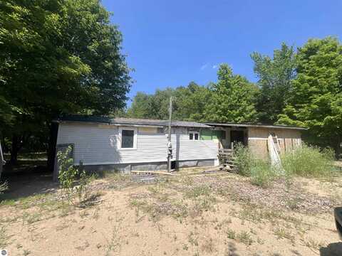 425 Camelot, Kalkaska, MI 49646