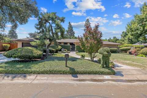 3125 W Howard Avenue, Visalia, CA 93277