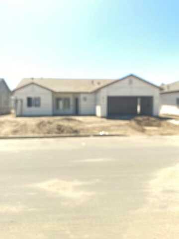1135 S Ohio E, Porterville, CA 93257
