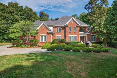 2730 Wellsprings Drive, Pfafftown, NC 27040