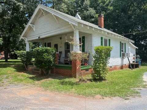 2069 Brooklyn Avenue, Ramseur, NC 27316