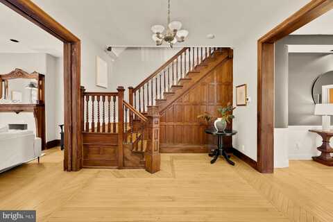 100 W STREET NW, WASHINGTON, DC 20001