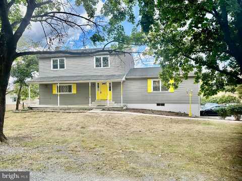 124 CLOVER LANE, CARLISLE, PA 17015