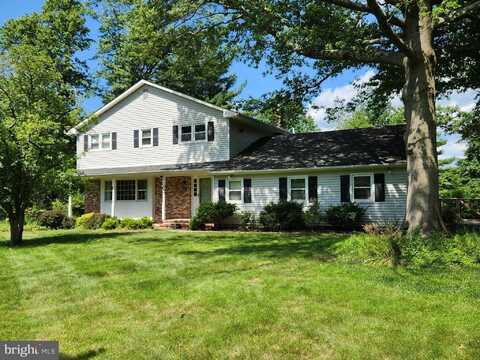 185 SPRING BEAUTY DRIVE, LAWRENCEVILLE, NJ 08648