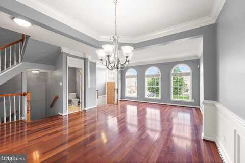 21124 ANGELA SQUARE, STERLING, VA 20166