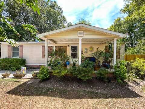 29832 Broad St., BRUCETON, TN 38317