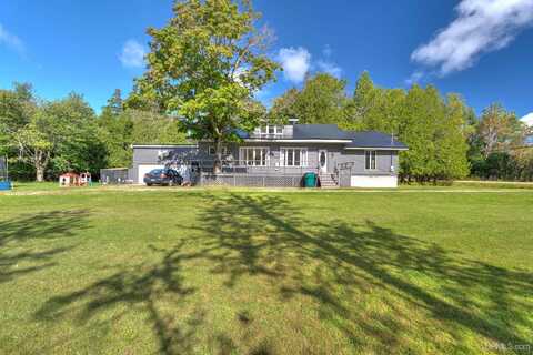 1023 State, Manistique, MI 49854