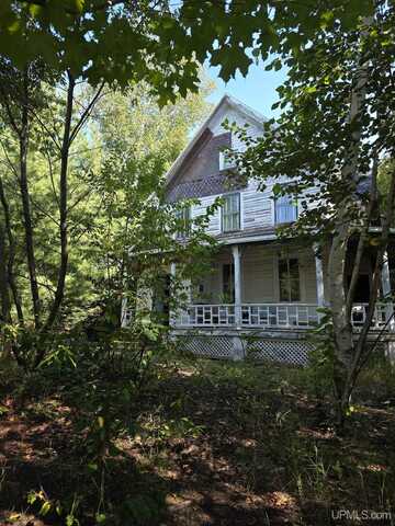 27004 W 19th, Hubbell, MI 49934