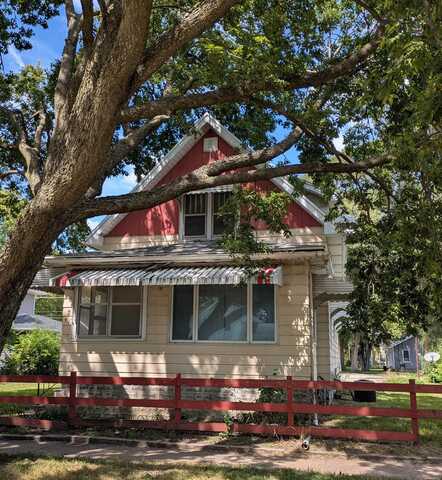411 Argyle St Street, Waterloo, IA 50703